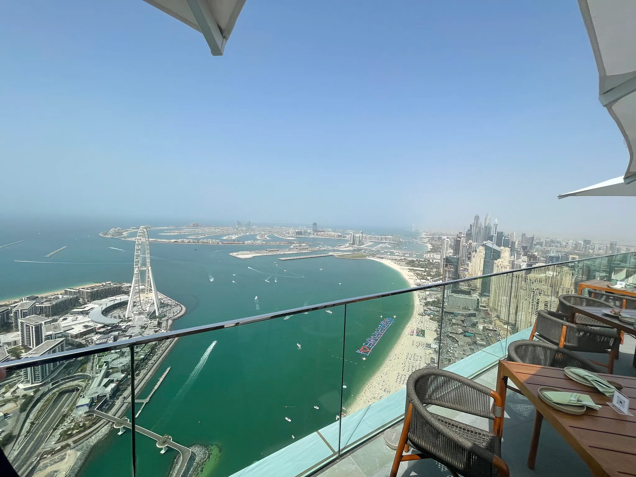 Luxury Beach Resorts & Infinity Pools